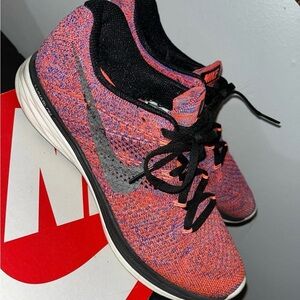 Nike Flynit Luna